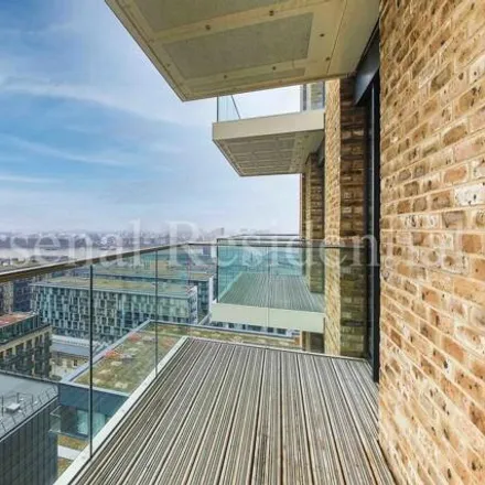 Rent this 1 bed room on Crossrail Path in London, SE18 6FL