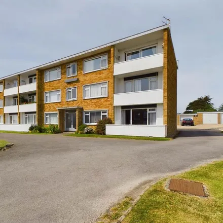 Rent this 2 bed apartment on Montagu Road in Highcliffe-on-Sea, BH23 5JX
