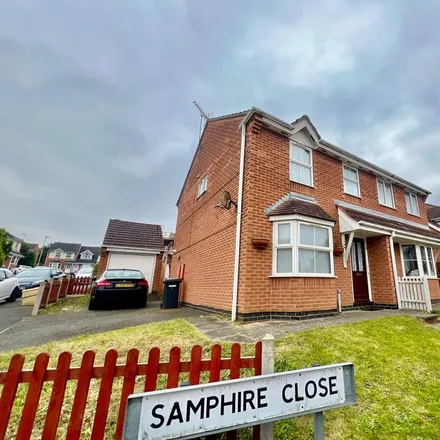 Rent this 3 bed duplex on Samphire Close in Leicester, LE5 1RW