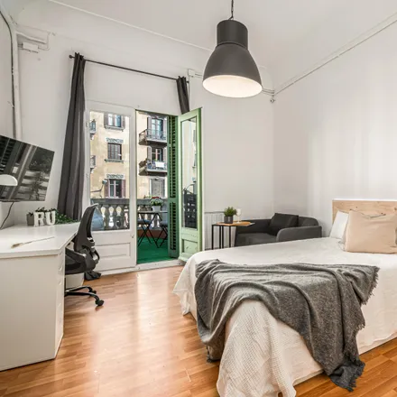 Rent this 7 bed room on Carrer de Sant Pere Més Baix in 2, 08003 Barcelona