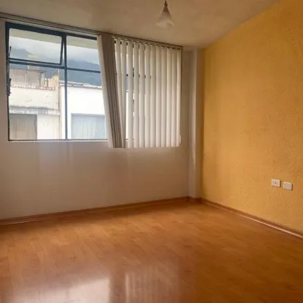 Rent this 2 bed apartment on TeLate Café in Avenida Brasil Oe3-261, 170104