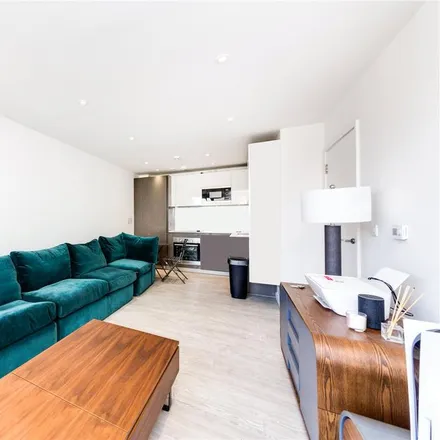 Rent this 2 bed apartment on Greenway in New England Road, Brighton