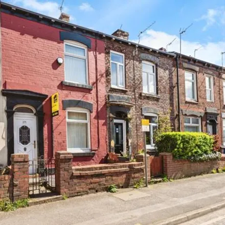 Buy this 2 bed townhouse on News 'n Booze in Oldham Road, Royton
