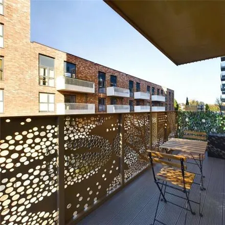 Image 4 - Holcombe Court, Bollo Lane, London, W3 8HL, United Kingdom - Room for rent