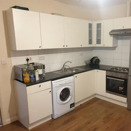 Rent this studio apartment on Park Road in Loxford, London