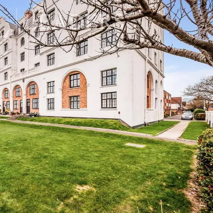 Rent this 1 bed apartment on Dolphin Lodge in Hythe Road, Worthing