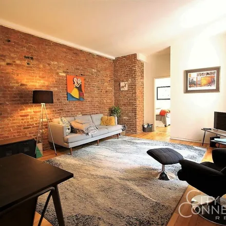 Rent this 3 bed townhouse on 206 East 17th Street in New York, NY 10003