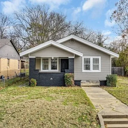 Buy this 2 bed house on 5th Avenue Southwest in Ardmore, OK 73401