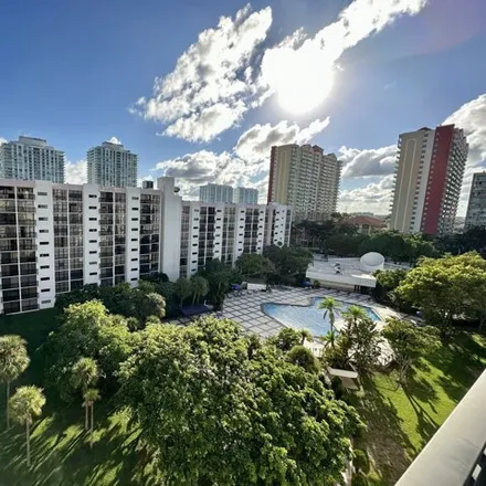 Image 9 - Plaza of the Americas Building 3, North Bay Road, Sunny Isles Beach, FL 33160, USA - Apartment for rent