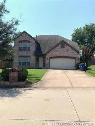Rent this 4 bed house on 9206 East 87th Street in Tulsa, OK 74133