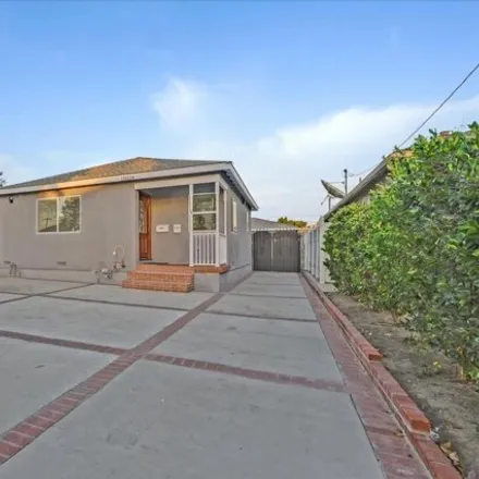 Rent this 3 bed apartment on 11920 Oxford Avenue in Hawthorne, CA 90250