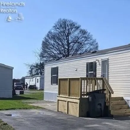 Buy this studio apartment on Indian Springs Park in Green Springs, Sandusky County
