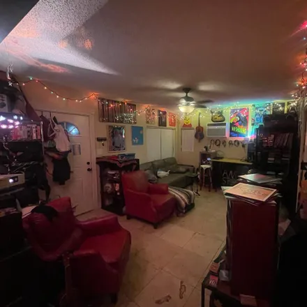 Image 4 - 5544 Riverton Avenue, Los Angeles, CA 91601, USA - Room for rent