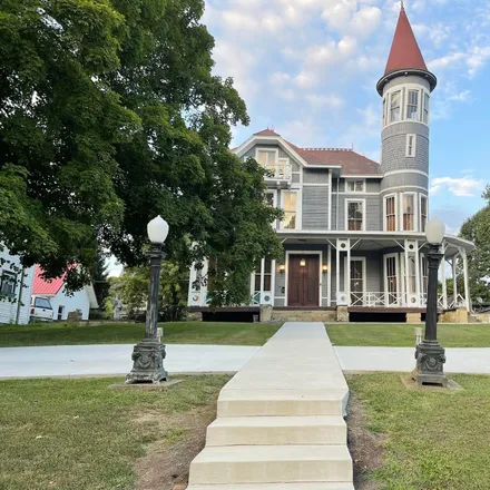 Buy this 5 bed house on 709 South 4th Street in Ironton, OH 45638