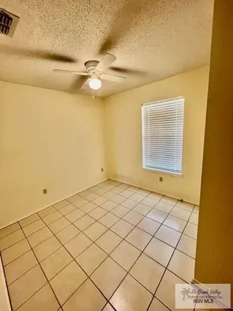 Image 3 - 2060 Olmitos Avenue, Sioux Terrace South Colonia, San Juan, TX 78589, USA - House for rent