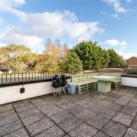 Image 2 - Chatsworth Lodge, St Botolph's Road, Worthing, BN11 4HS, United Kingdom - Apartment for sale