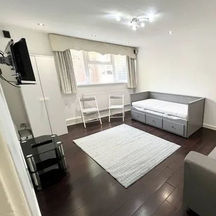 Rent this 3 bed apartment on London in SW11 2TS, United Kingdom