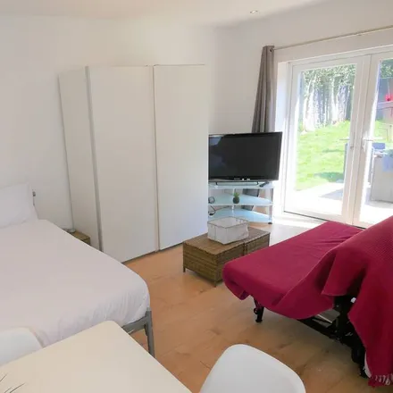 Rent this studio apartment on Bournemouth in Christchurch and Poole, BH1 3RQ