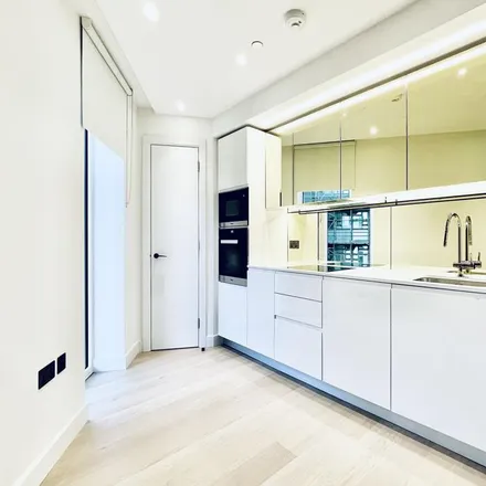 Rent this 1 bed apartment on Fountain Park Way in London, W12 7LF