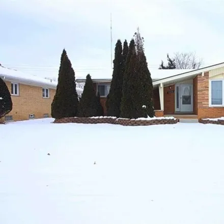 Rent this 3 bed house on 15210 Park Street in Oak Park, MI 48237