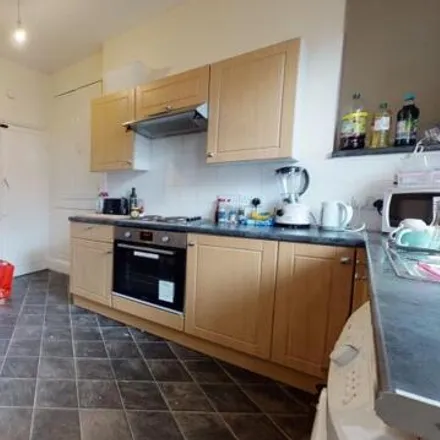 Image 6 - Back Welton Place, Leeds, LS6 1ES, United Kingdom - Townhouse for rent