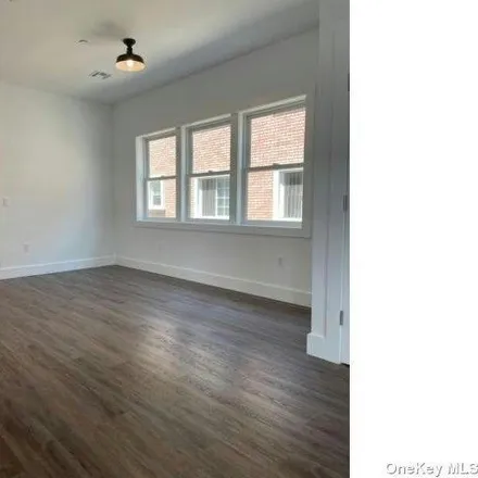 Image 6 - 309 Beach 87th Street, New York, NY 11693, USA - Apartment for rent