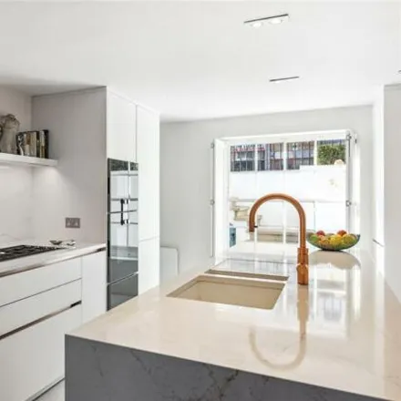 Image 5 - 8 St. Anns Road, London, W11 4SR, United Kingdom - Townhouse for sale