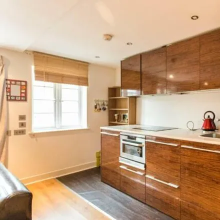 Rent this 2 bed room on Enfield House in Low Pavement, Nottingham