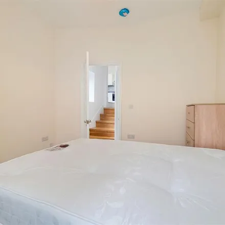 Image 5 - 237 Earl's Court Road, London, SW5 9AH, United Kingdom - Apartment for rent
