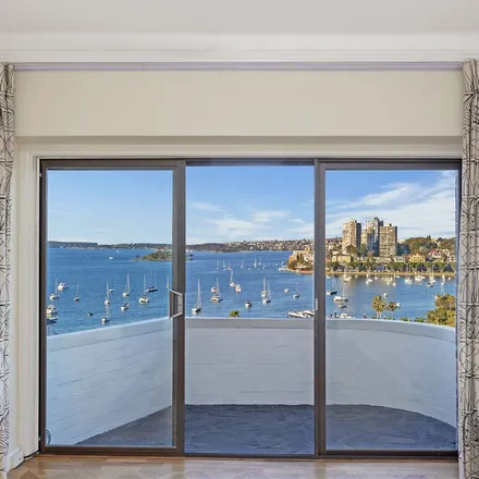 Rent this 1 bed apartment on 5 Onslow Place in Elizabeth Bay NSW 2011, Australia