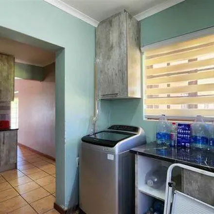 Image 6 - unnamed road, Beacon Bay North, East London, 5210, South Africa - Apartment for rent