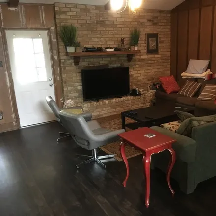 Rent this 1 bed house on Richardson