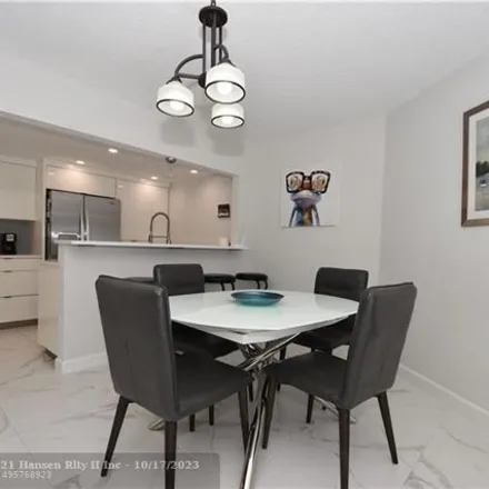 Image 9 - 6045 Bayview Drive, Fort Lauderdale, FL 33308, USA - Townhouse for sale