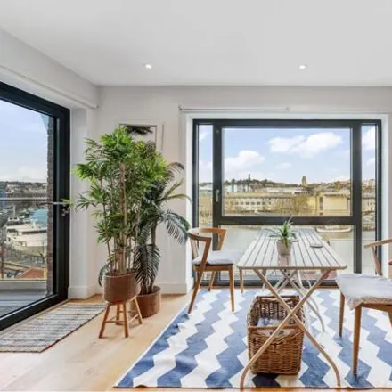 Image 3 - Little Victories, 7 Gaol Ferry Steps, Bristol, BS1 6WE, United Kingdom - Apartment for sale