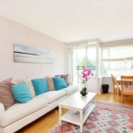 Image 9 - Wilkins House, Churchill Gardens Road, London, SW1V 3BY, United Kingdom - Apartment for rent