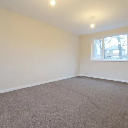 Image 3 - Shadsworth Road, Guide, BB1 1XH, United Kingdom - Apartment for rent