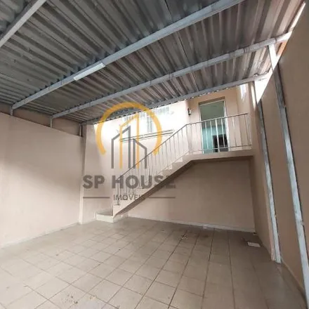 Rent this 2 bed house on Rua das Camélias 133 in Mirandópolis, São Paulo - SP