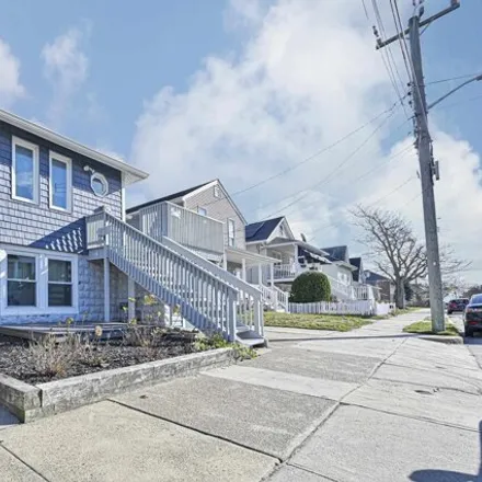 Rent this 4 bed house on 169 Newark Avenue in Ventnor City, NJ 08406