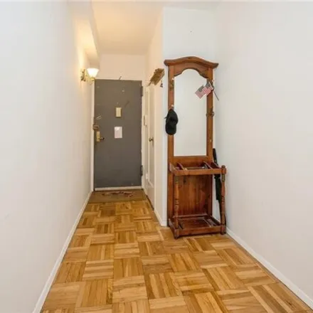 Image 4 - unnamed road, New York, NY 10462, USA - Condo for sale