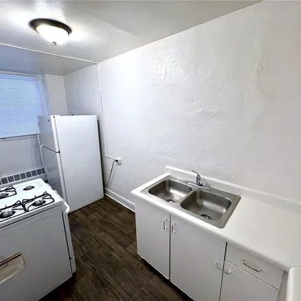 Image 4 - Pauline Downs Apartments, 136 300 East, Salt Lake City, UT 84111, USA - Apartment for rent
