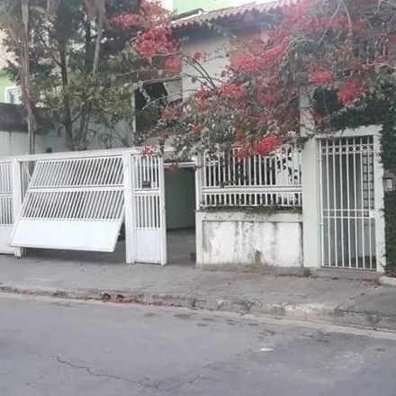 Rent this 4 bed house on Irmãos Silva Supermercados in Avenida Doutor Armando Colângelo, Parque Rodrigo Barreto