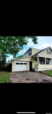 Buy this 3 bed house on 2825 Denver Avenue in Rotterdam, NY 12306