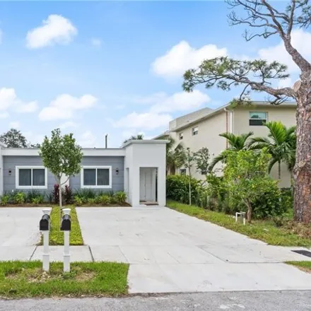 Buy this 12 bed house on 817 Nw 7th Ave in Hallandale Beach, Florida