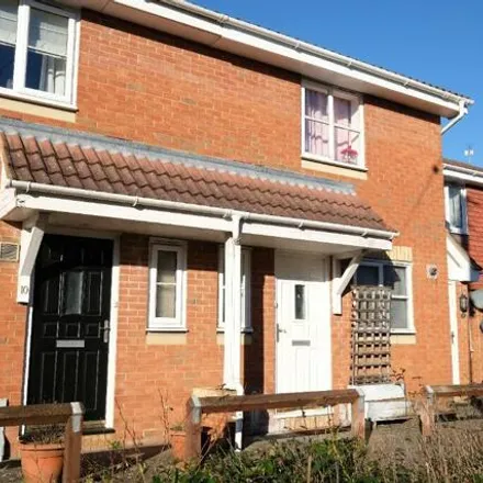 Buy this 2 bed townhouse on Baytree Gardens in Marchwood, SO40 4SB