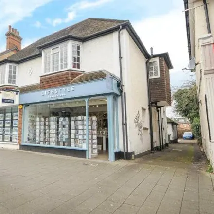 Rent this 2 bed room on Farrow & Ball in Banbury Road, Summertown