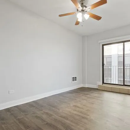 Rent this 2 bed apartment on 4520 North Clarendon Avenue in Chicago, IL 60613