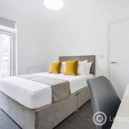 Image 1 - 87 Repton Road, Bristol, BS4 3LU, United Kingdom - Apartment for rent