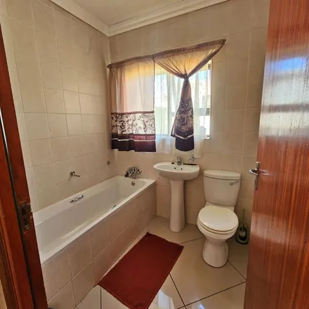 Rent this 3 bed apartment on Eastern Boulevard in Mangaung Ward 17, Free State