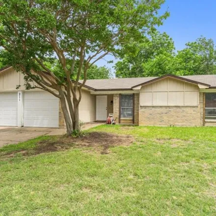 Buy this 3 bed house on 211 Volunteer Dr in Arlington, Texas