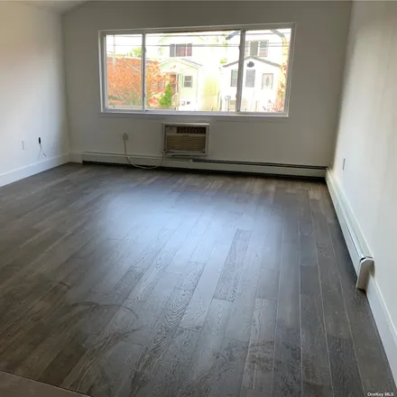 Rent this 2 bed house on 1782 Patterson Avenue in New York, NY 10473